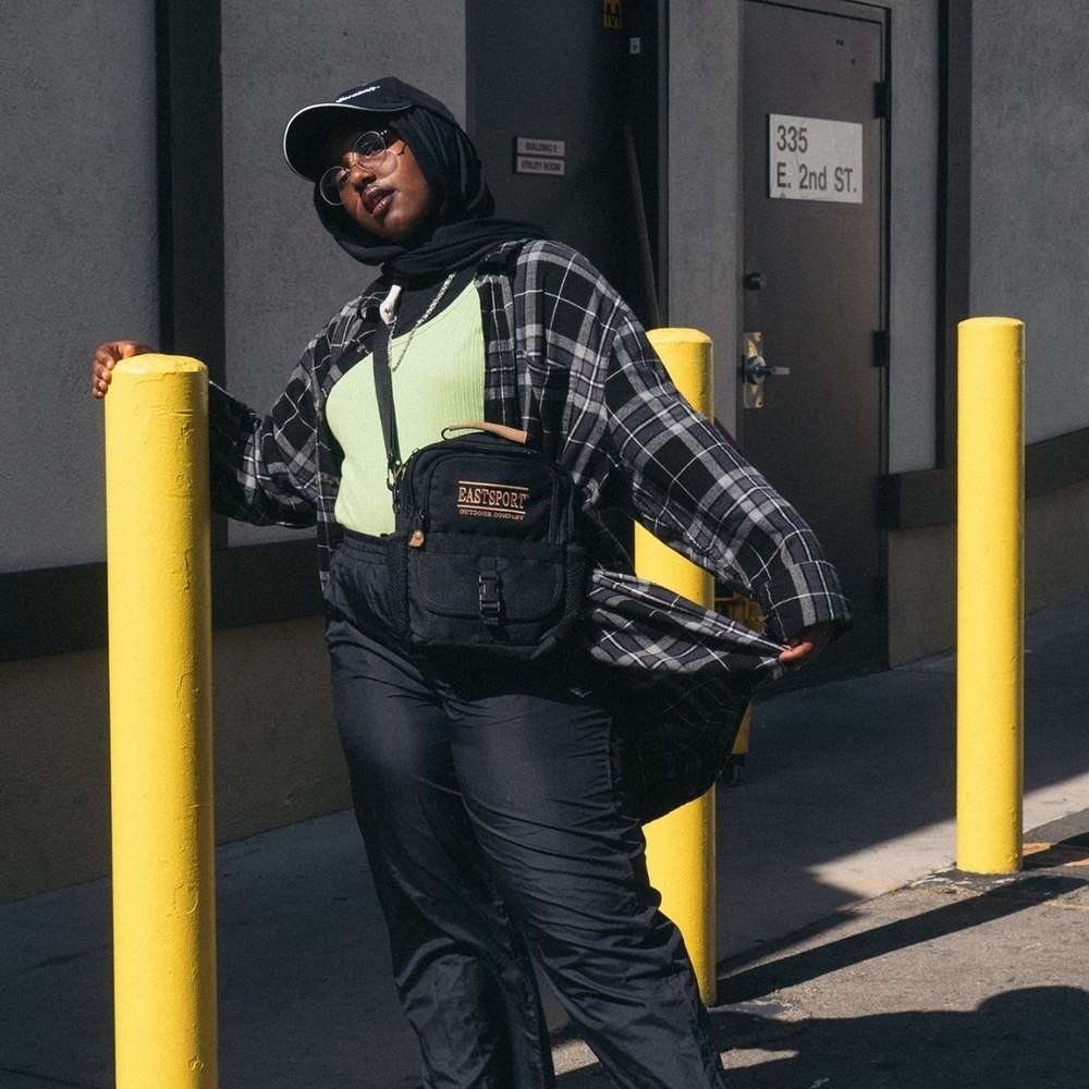 Meet your Posher, Awo